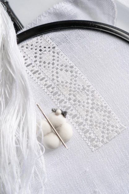 rucne vyšívaný detail